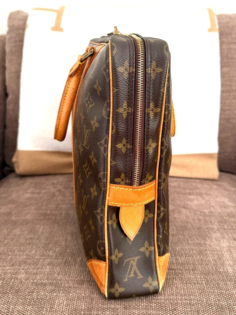 Authentic Louis Vuitton Porte Documents Voyage unisex bag M53361 brown LV